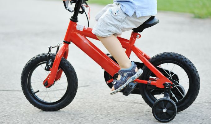 kids bike with stabiliser wheels